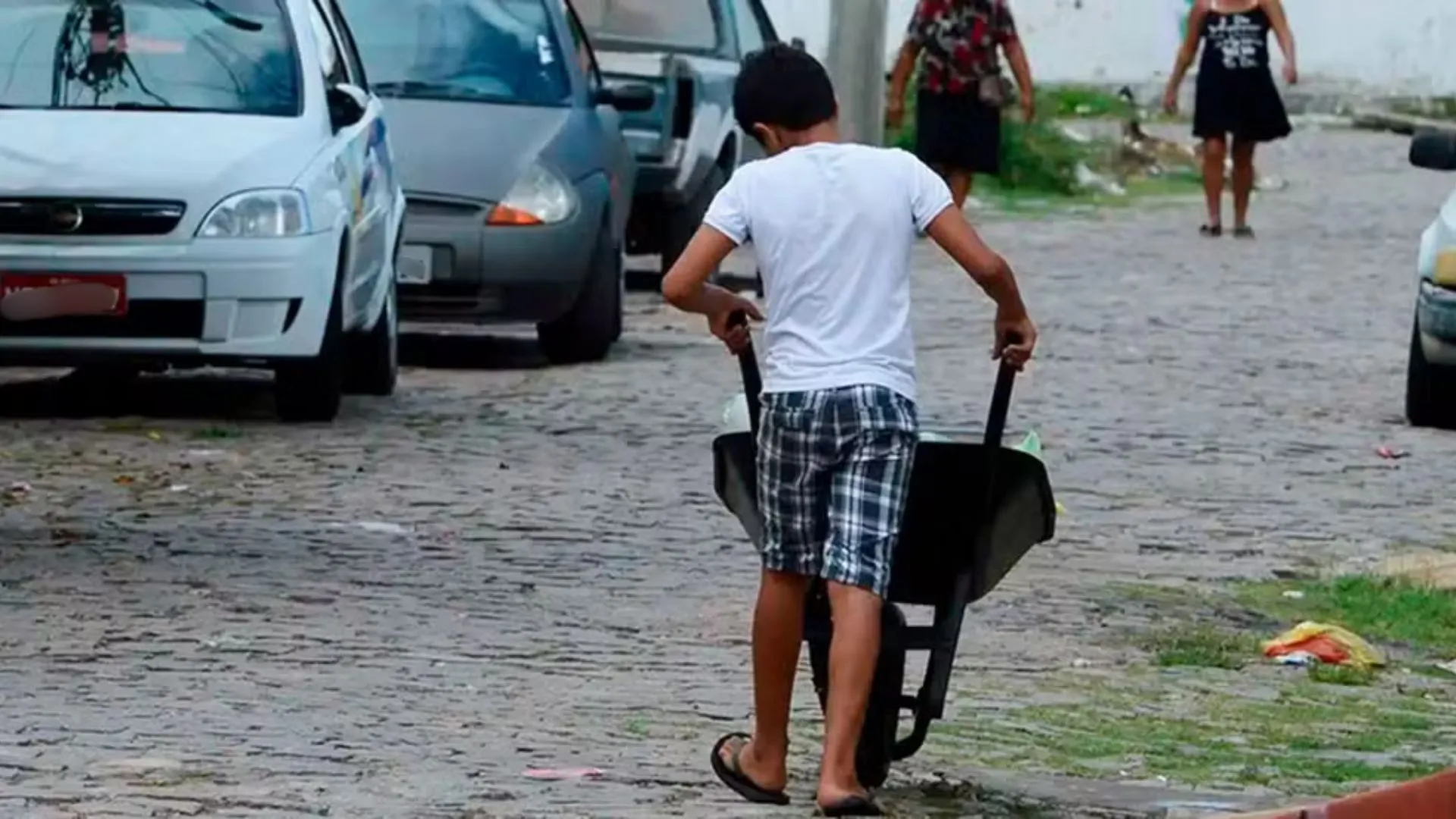 Trabalho infantil cresce no Brasil e atinge 1,65 milhão de crianças em 2024