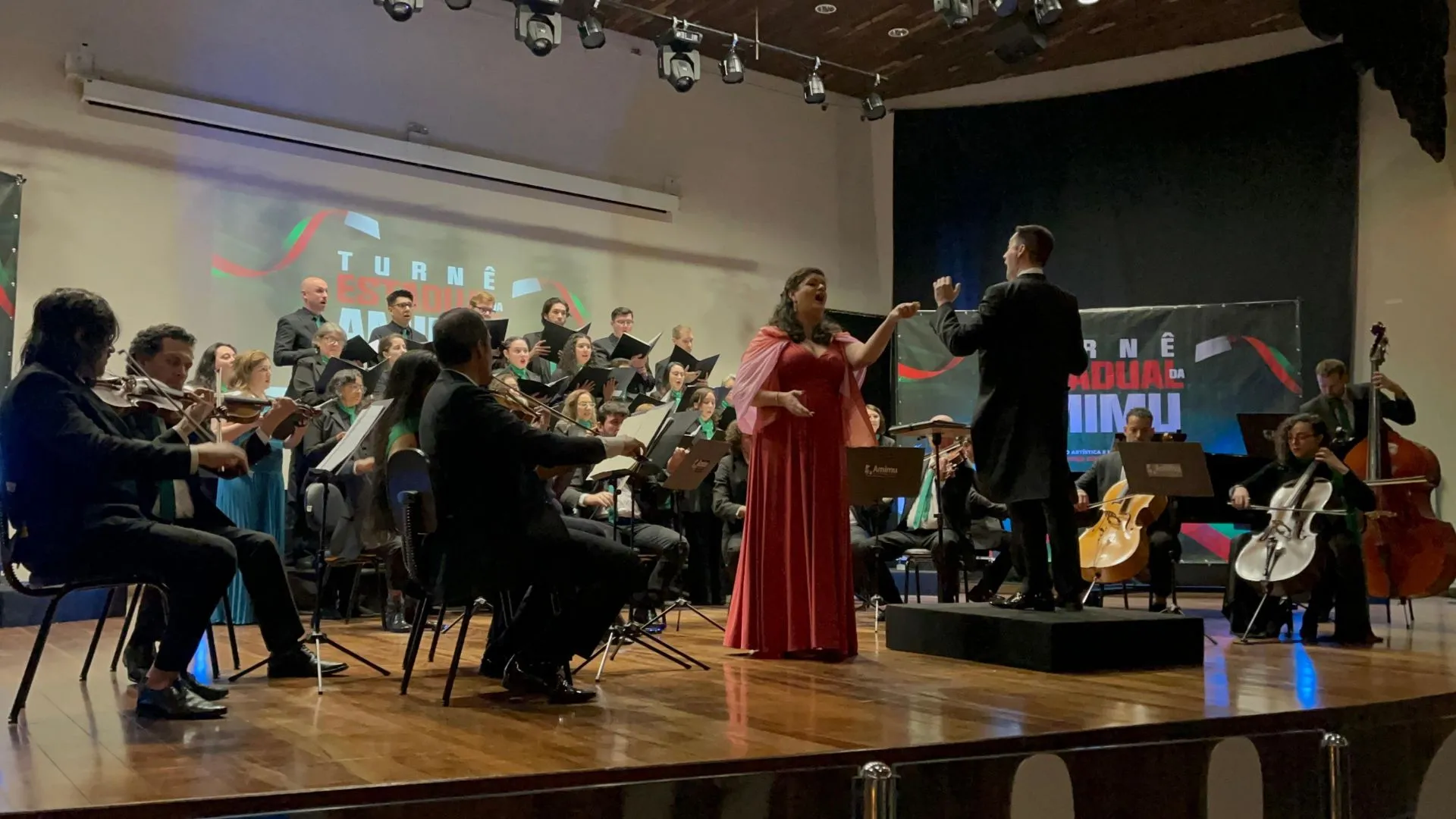 Turnê Estadual da Amimu emociona Caçador e Concórdia