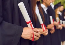 Mais da metade dos universitários brasileiros não conclui a graduação, aponta OCDE