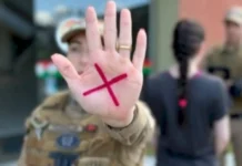 Agressor é preso após ameaçar e agredir companheira em Caçador