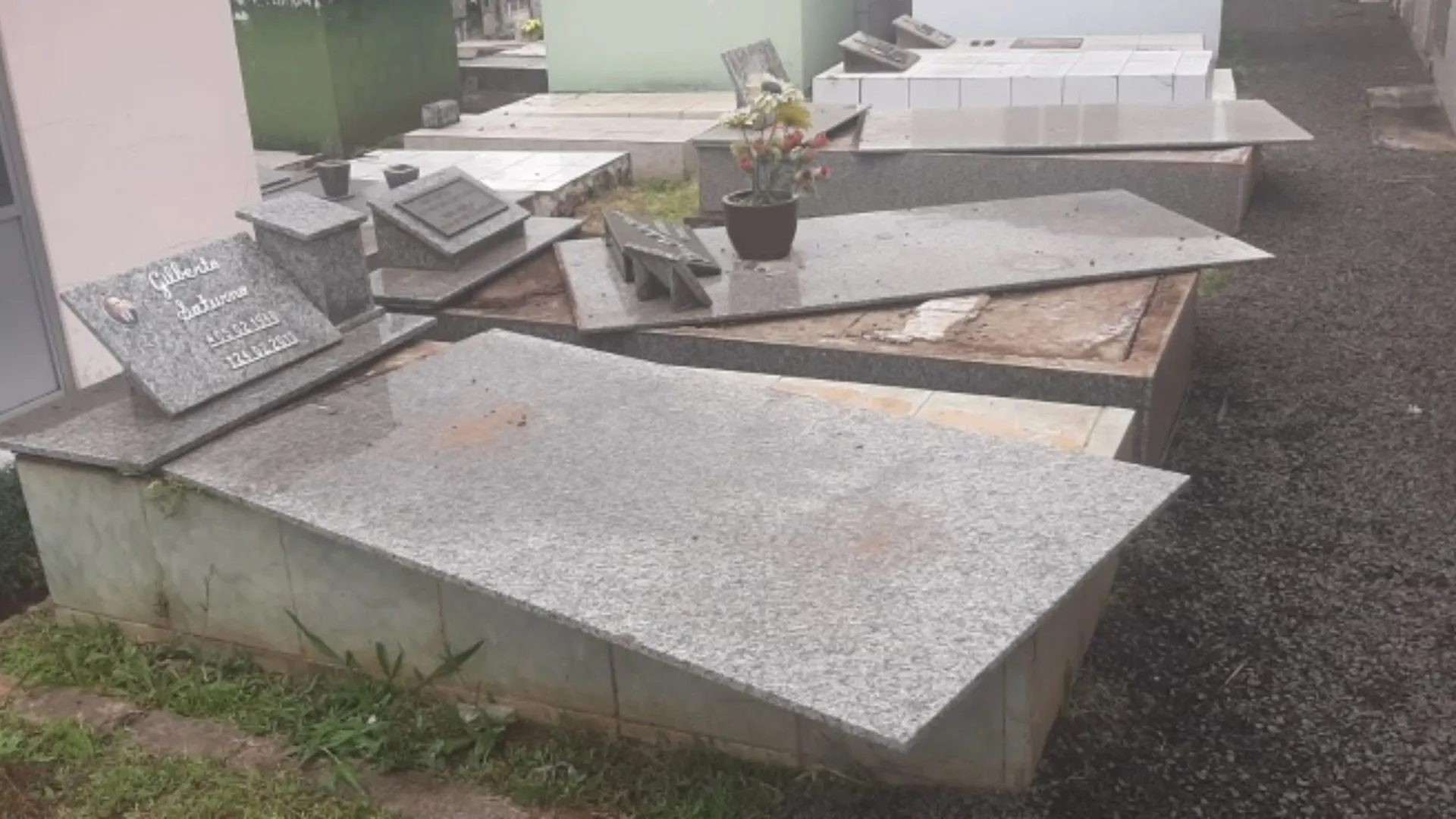 Túmulos são vandalizados antes do Dia de Finados em Herval d’Oeste