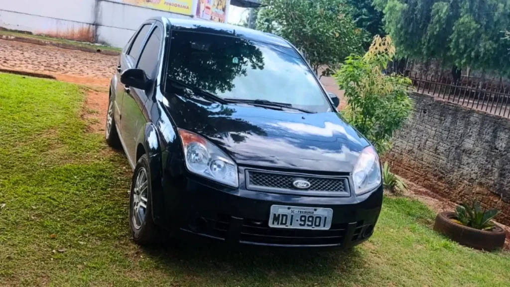 Ladrão leva carro e deixa bicicleta no lugar