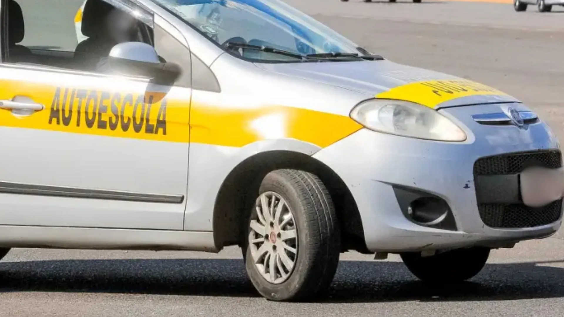 Fim da obrigatoriedade de autoescola para tirar a CNH recebe aval do governo