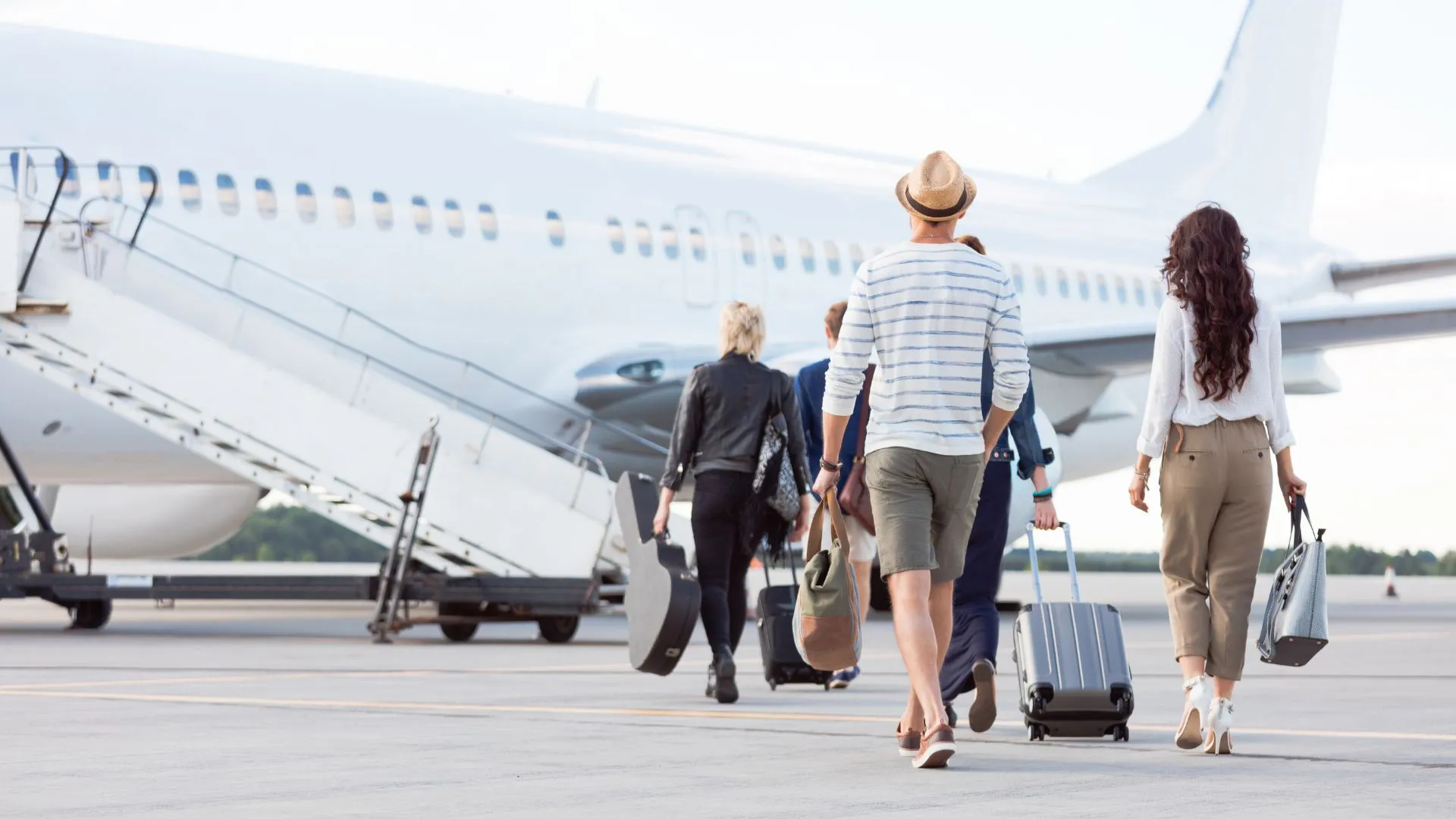 Avião ultrapassa ônibus como meio preferido em viagens pessoais no Brasil