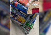 Homem enche carrinho e tenta sair sem pagar em mercado de SC