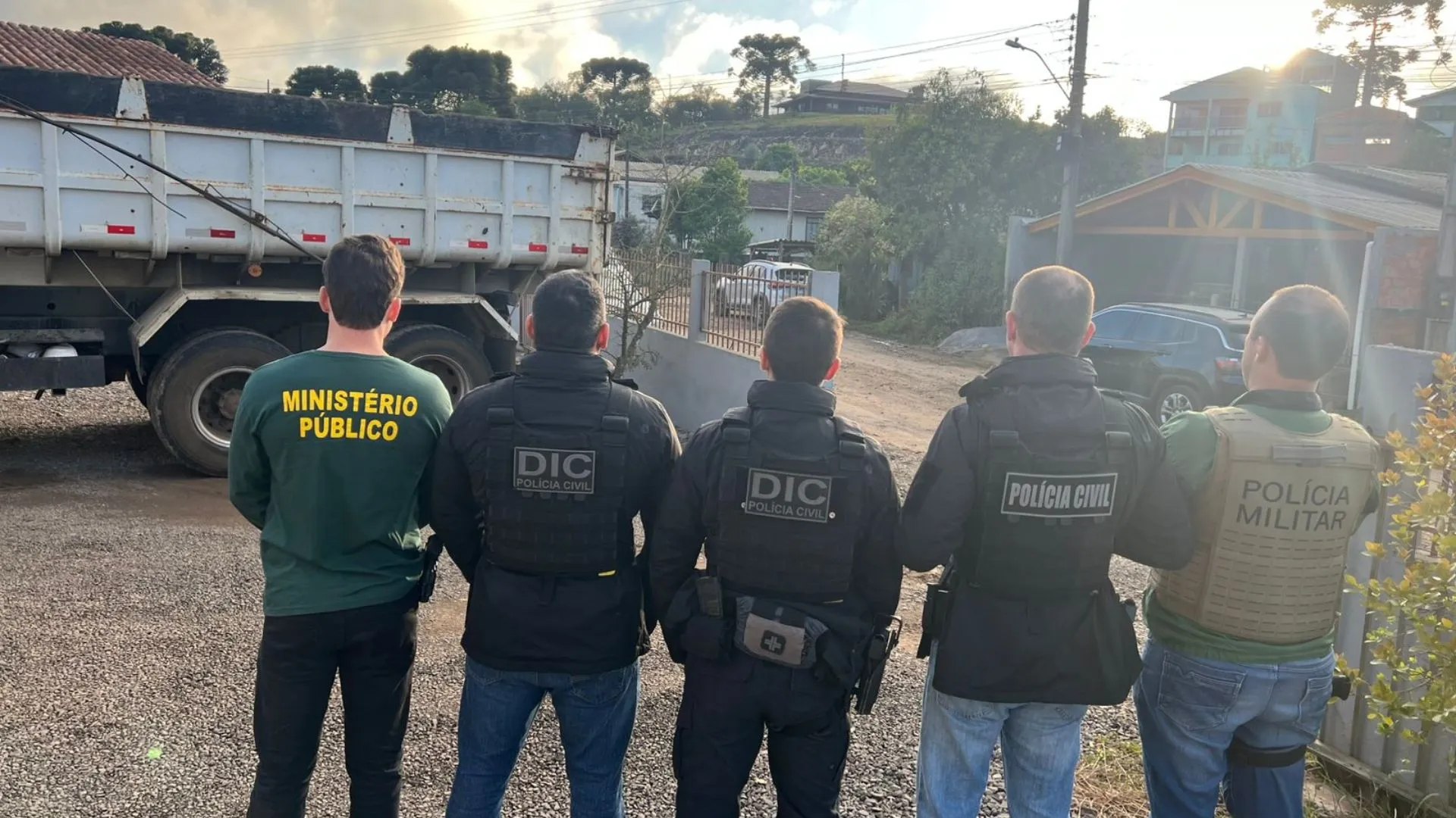 GAECO e Polícia Civil deflagram operação contra esquema de corrupção e fraudes em licitações em SC
