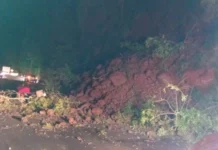 Motoqueiro fica ferido ao ser atingido por deslizamento de terra na BR-282