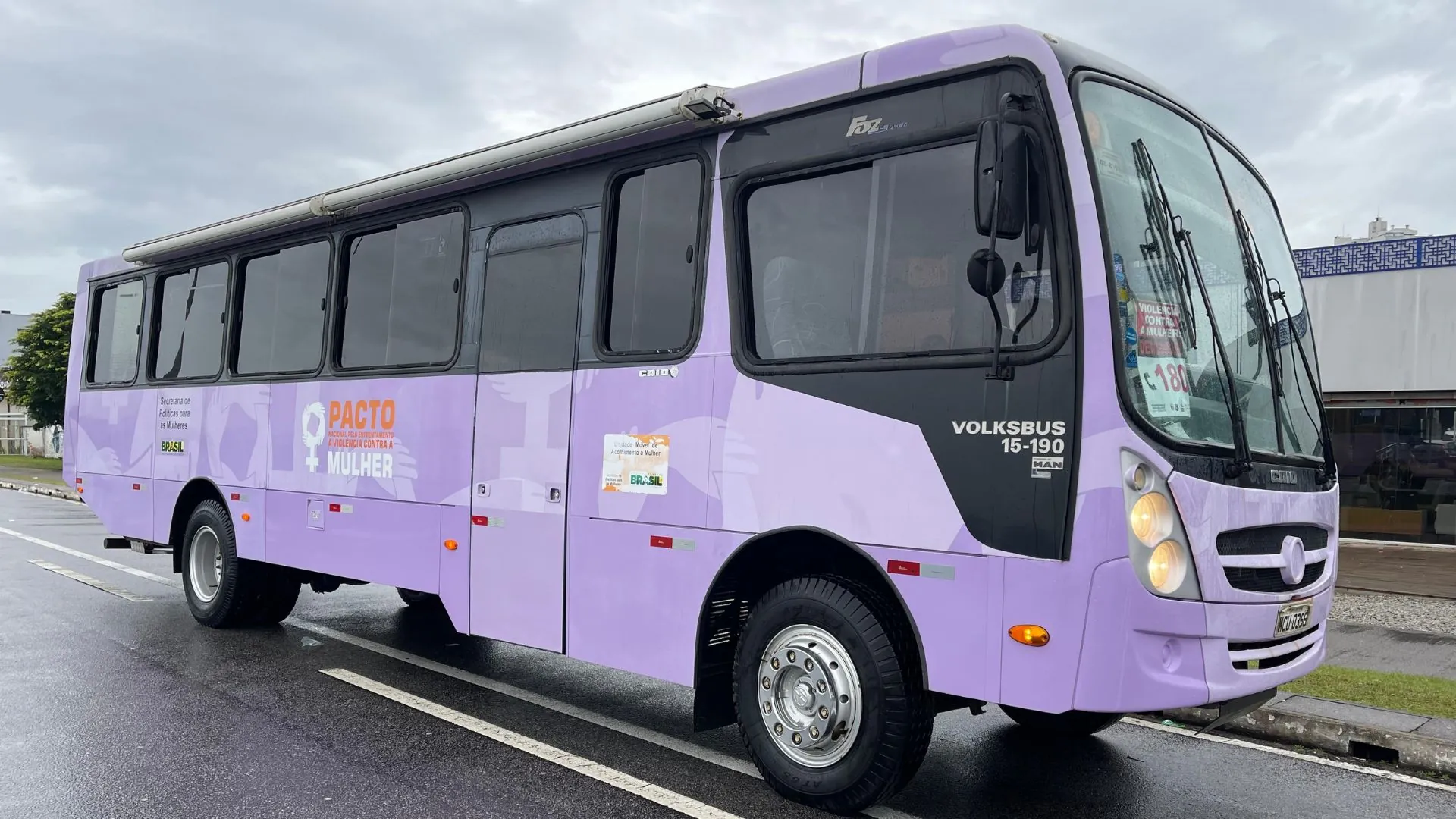 Ônibus Lilás percorre o Meio-Oeste de SC para apoiar mulheres contra a violência