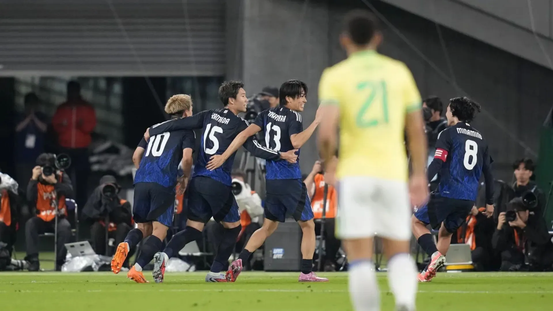 Seleção Brasileira abre 2 a 0, mas Japão vira e vence pela primeira vez na história