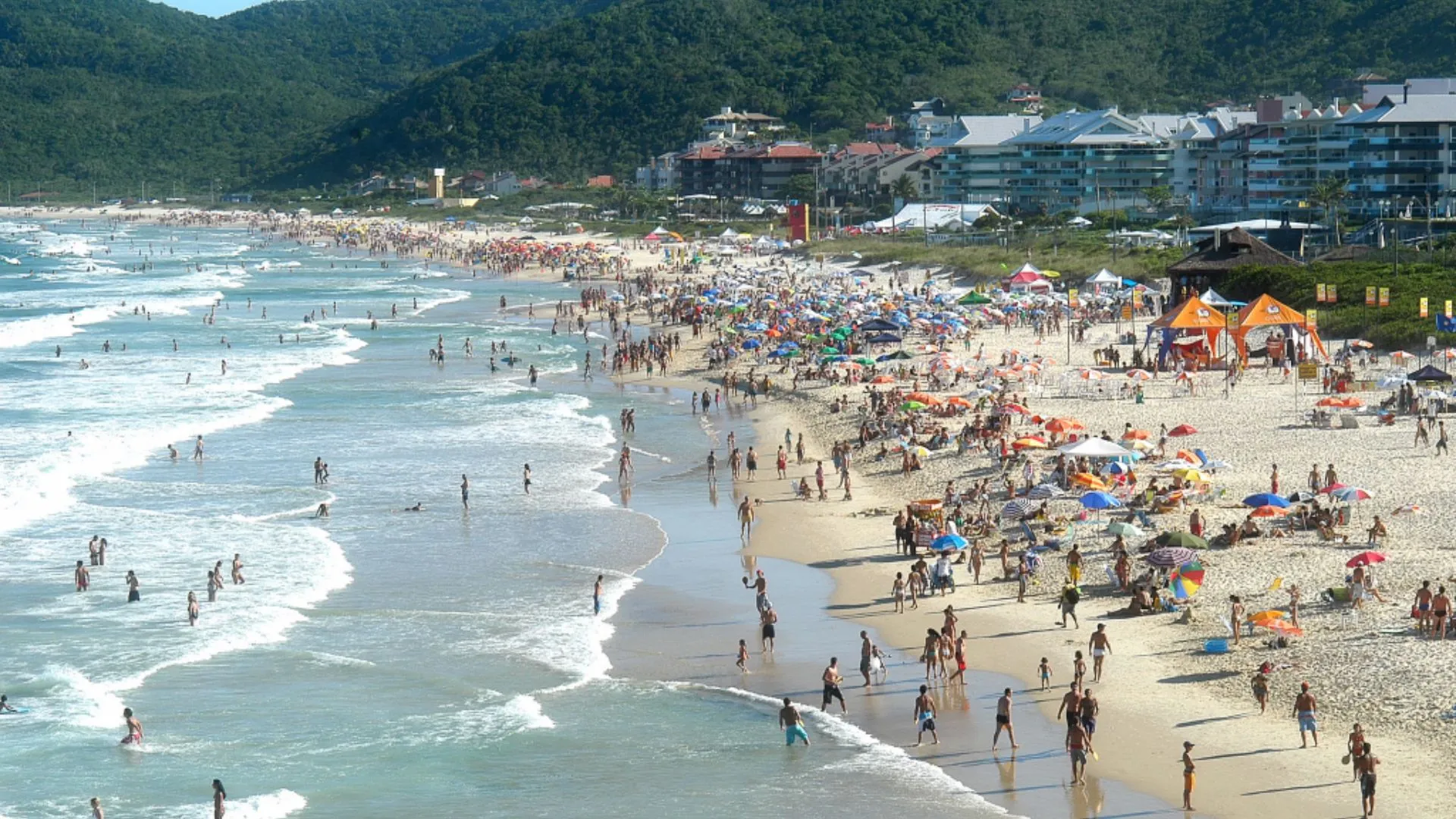 Uma a cada 4 praias catarinenses não está própria para banho, aponta IMA