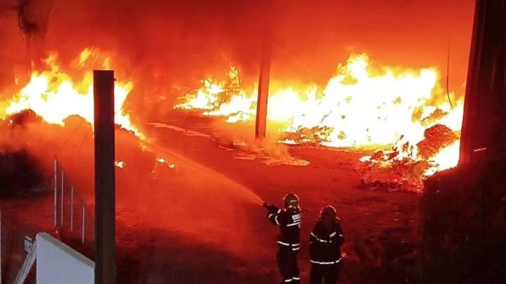 Galpão da Fischer Soluções Ambientais é totalmente consumido por incêndio em Guabiruba
