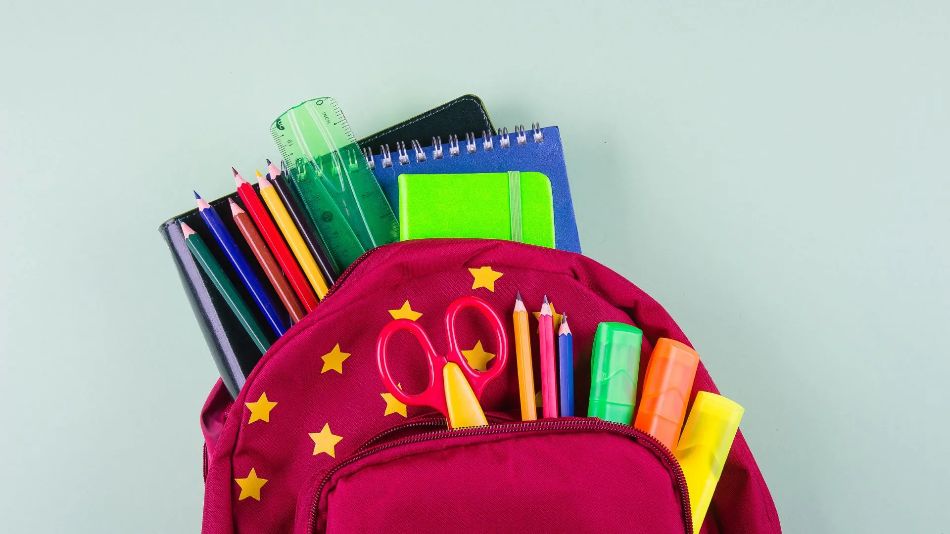 Escola em SC é multada por cobrança excessiva de material escolar