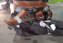Jovem motociclista fica ferida após acidente no centro de Curitibanos