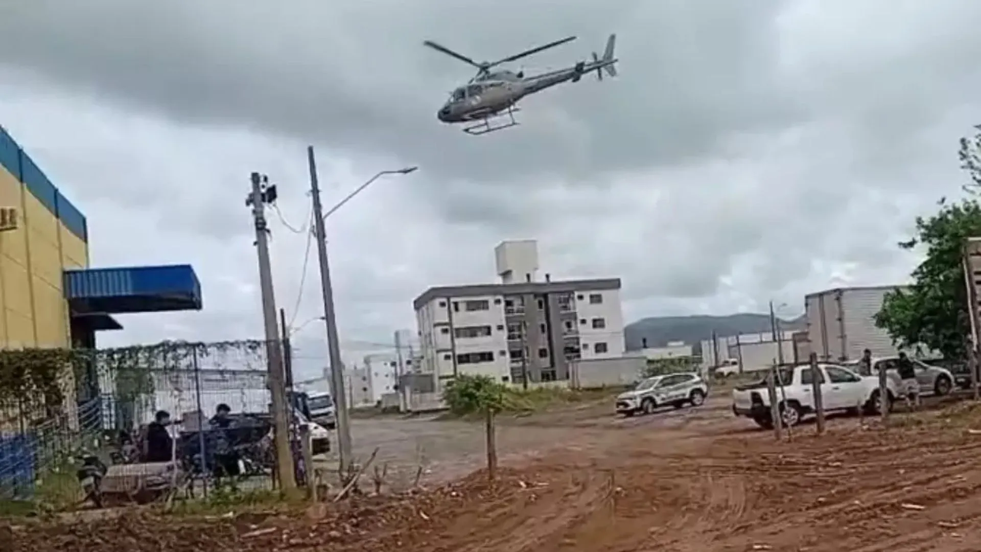Trabalhador de 23 anos morre prensado por caminhão em SC