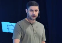 Pastor Tiago Bentes aborda a liberdade e o controle da sociedade