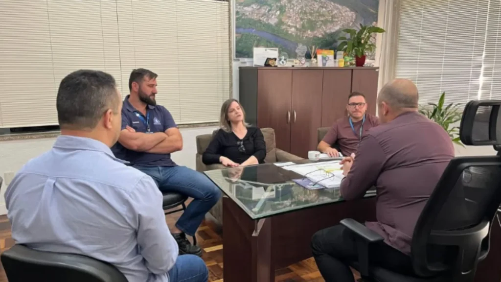 Tangará e CASAN discutem melhorias no saneamento e pavimentação