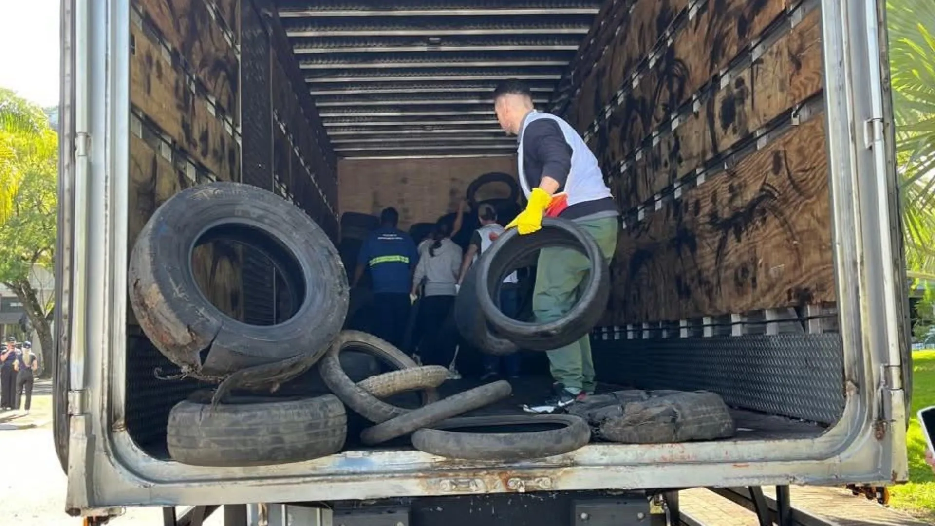 Programa Bota Fora de Pneus chega ao Bairro Amarante em Videira Programa Bota Fora de Pneus chega ao Bairro Amarante em Videira