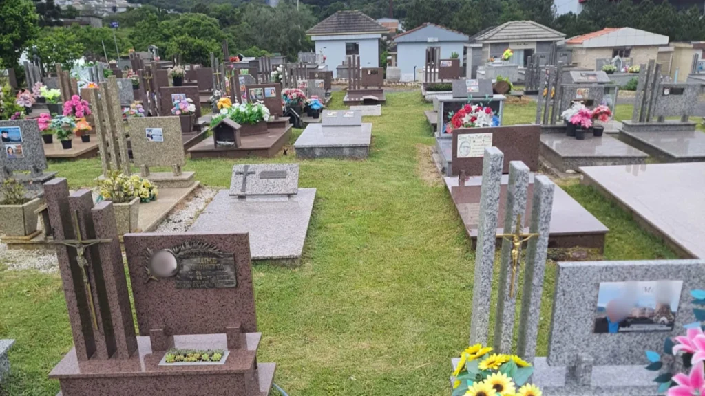 Cemitério Municipal recebe pavers e iluminação em LED em Videira