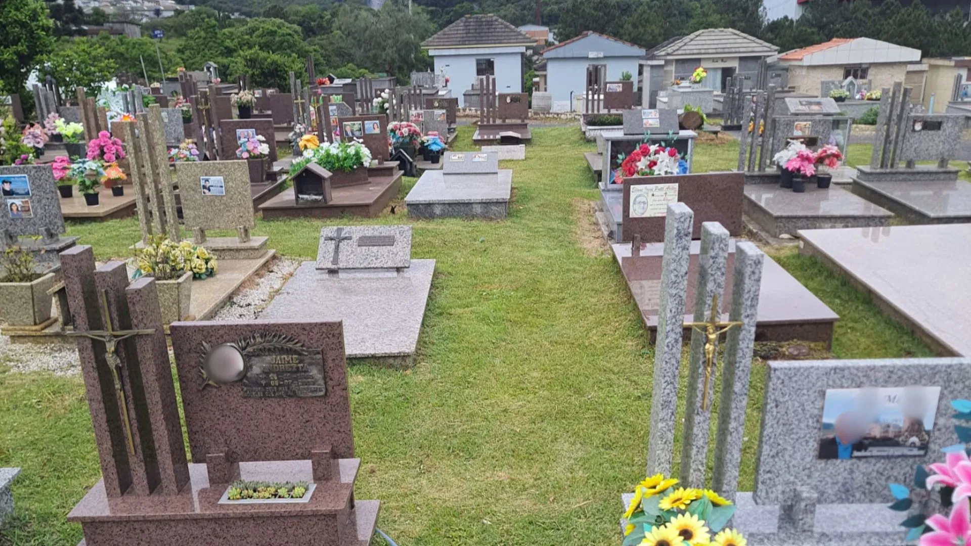 Cemitério Municipal recebe pavers e iluminação em LED em Videira Cemitério Municipal recebe pavers e iluminação em LED em Videira