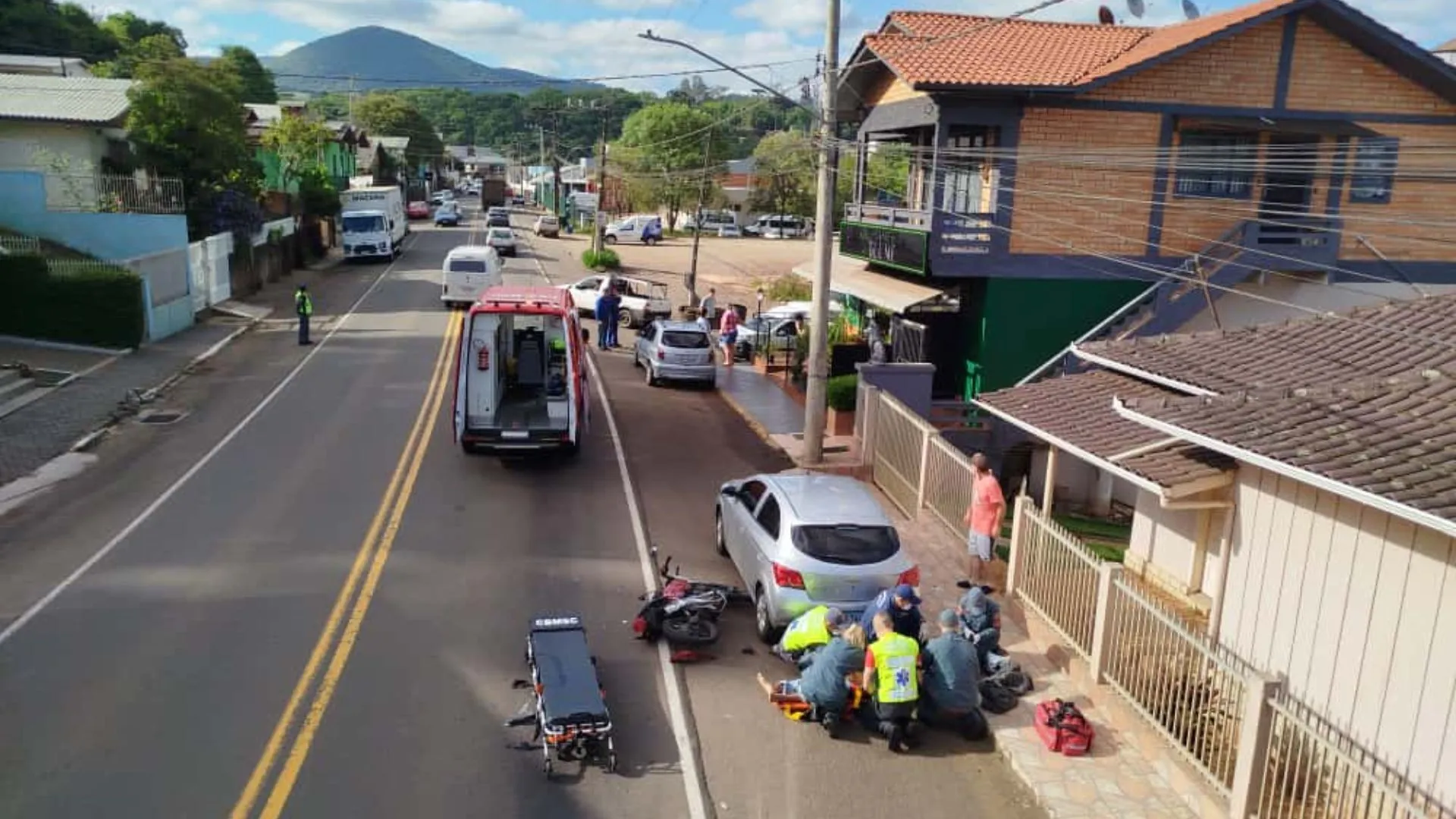 Adolescente fica ferido após acidente em Tangará