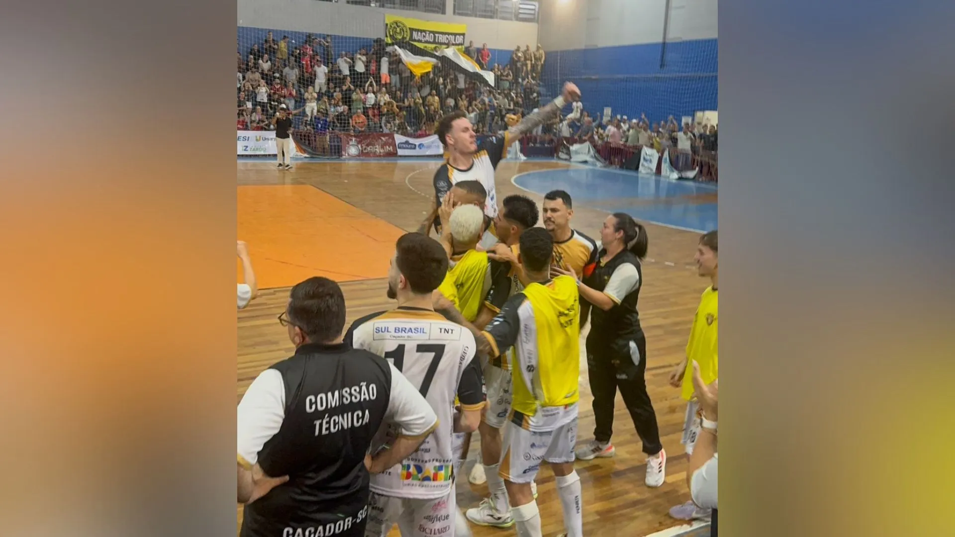 caçador x pinhalense (1) De virada, Caçador Futsal vence Pinhalense e vai às semifinais