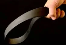 Homem tenta estrangular mulher com um cinto