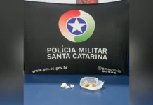 PM prende foragido e apreende crack e cocaína em operação