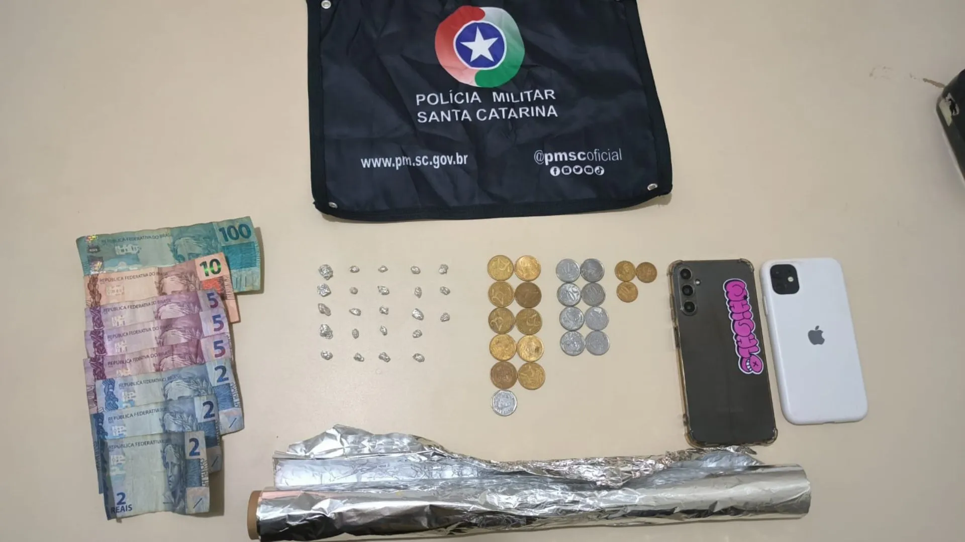 PM prende três homens por tráfico de drogas na região
