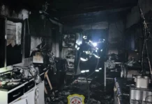 Incêndio destrói residência durante a madrugada no bairro Berger