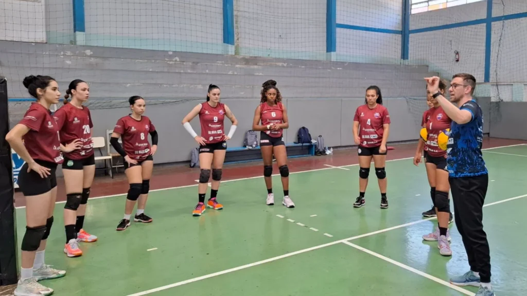 Napoli/Caçador retoma treinos focado em jogo decisivo
