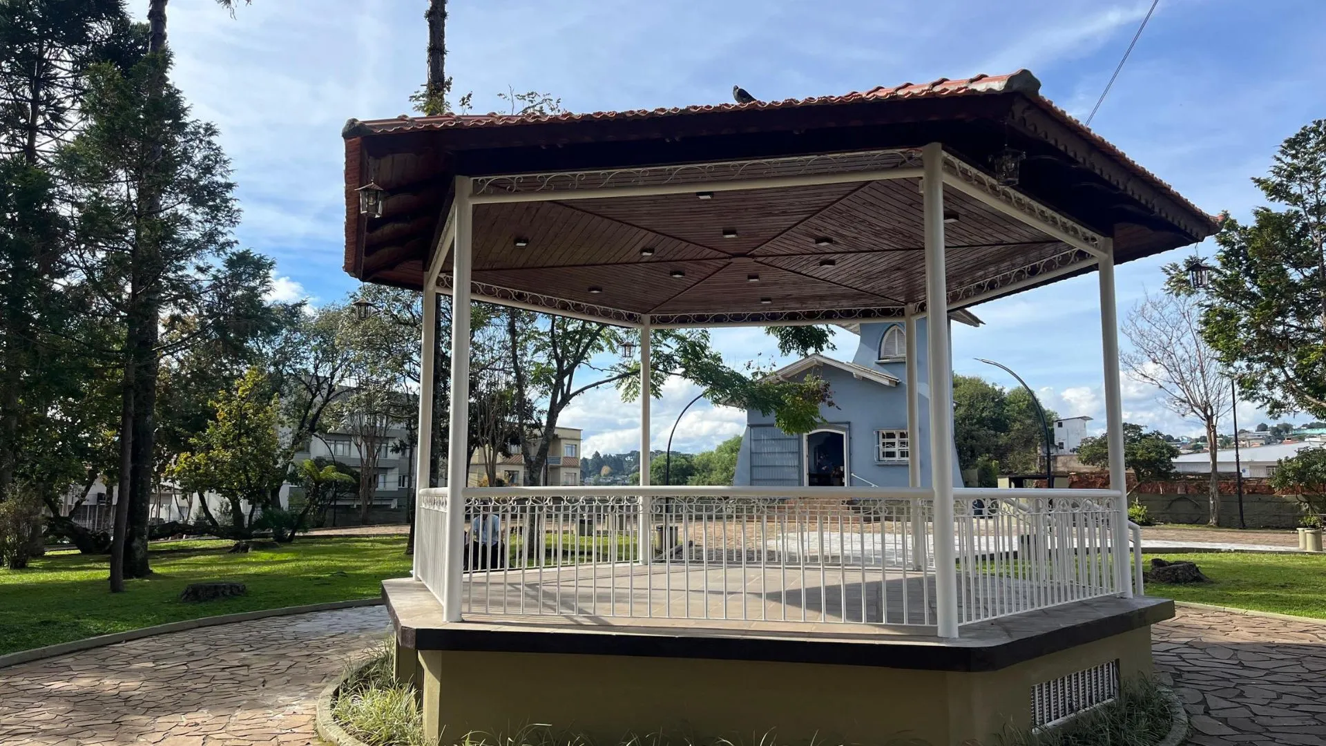 Prefeitura entrega Praça Nossa Senhora Aparecida revitalizada