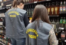 Procon de Caçador fiscaliza bebidas alcoólicas para coibir produtos falsificados