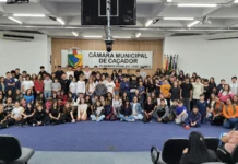 Caçador elege novo prefeito e vereadores mirins nesta sexta-feira