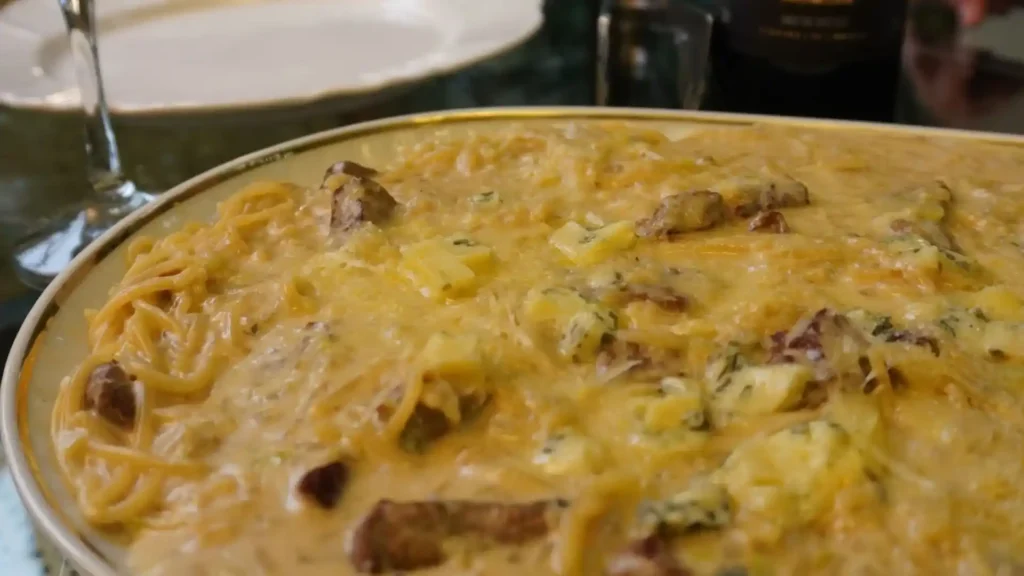 Receita de Espaguete com Filé Mignon e Queijos no Essência na Cozinha