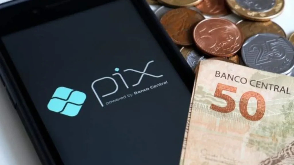 Dinheiro em espécie perde espaço: saques caem 40% com PIX