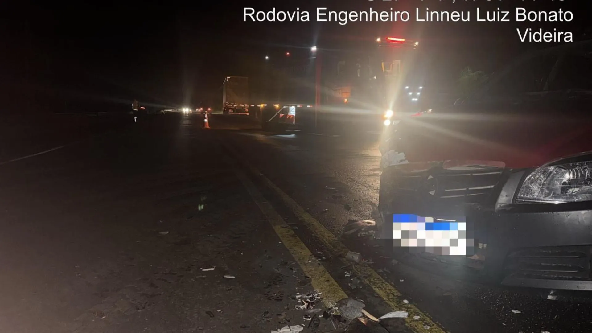 Homem é levado ao hospital após acidente entre caminhão e carro em Tangará