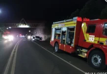 Veículo pega fogo na SC-355 e mobiliza bombeiros de Fraiburgo