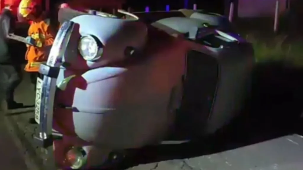 Perseguição em Caçador termina com fusca capotado e ladrão detido