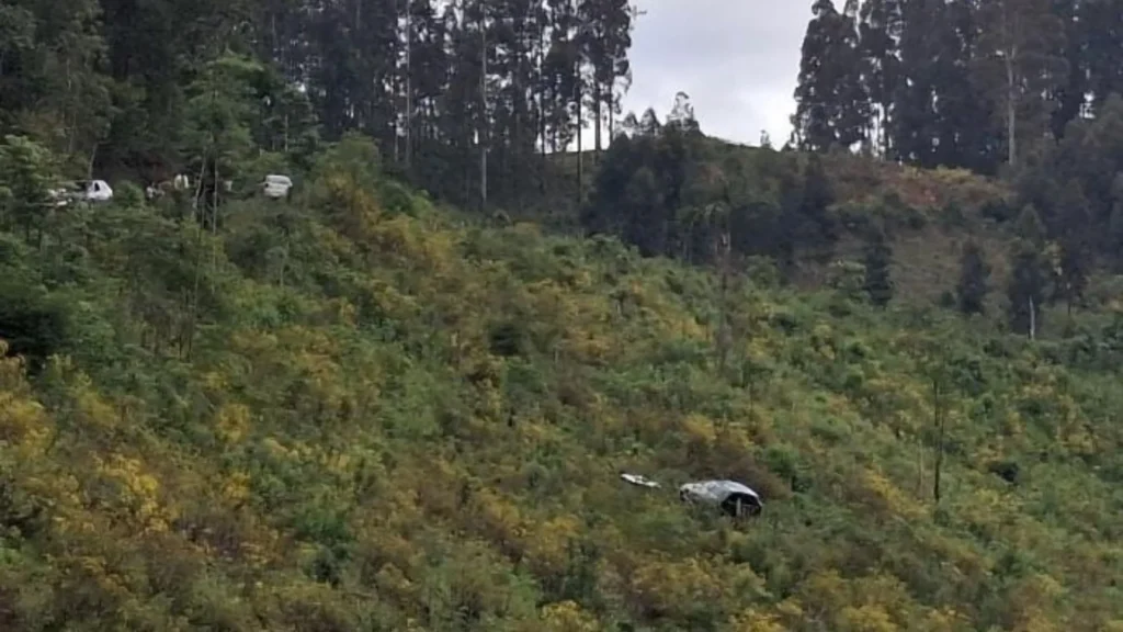 Homem de 62 anos morre após capotar carro em Treze Tílias