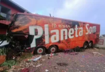 Ônibus de banda catarinense se envolve em colisão e deixa um morto e feridos