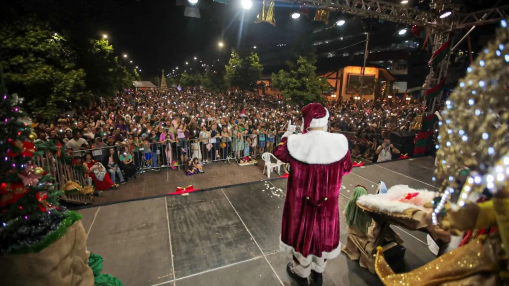 Natal da Gente atrai grande público no acendimento das luzes em Videira