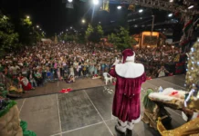 Natal da Gente atrai grande público no acendimento das luzes em Videira