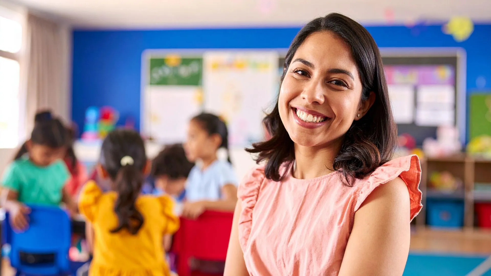 Governo lança Bolsa Mais Professores que pagará R$ 2.100 mensais a educadores da rede pública