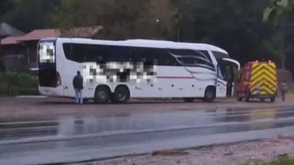 Bebê de 4 meses morre durante viagem em ônibus no BR-470