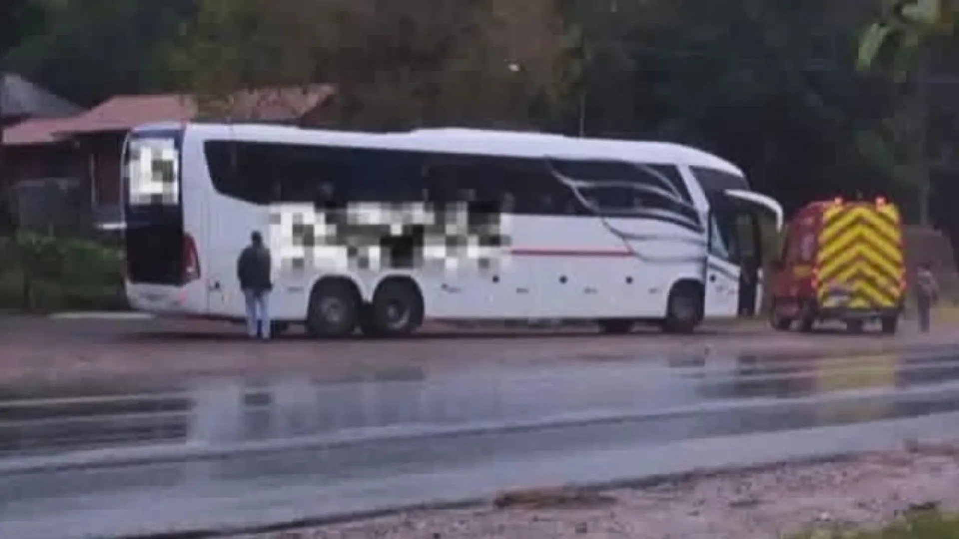 Bebê de 4 meses morre durante viagem em ônibus no BR-470