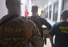 GAECO cumpre mandados em 13 cidades de SC contra crime organizado em presídios