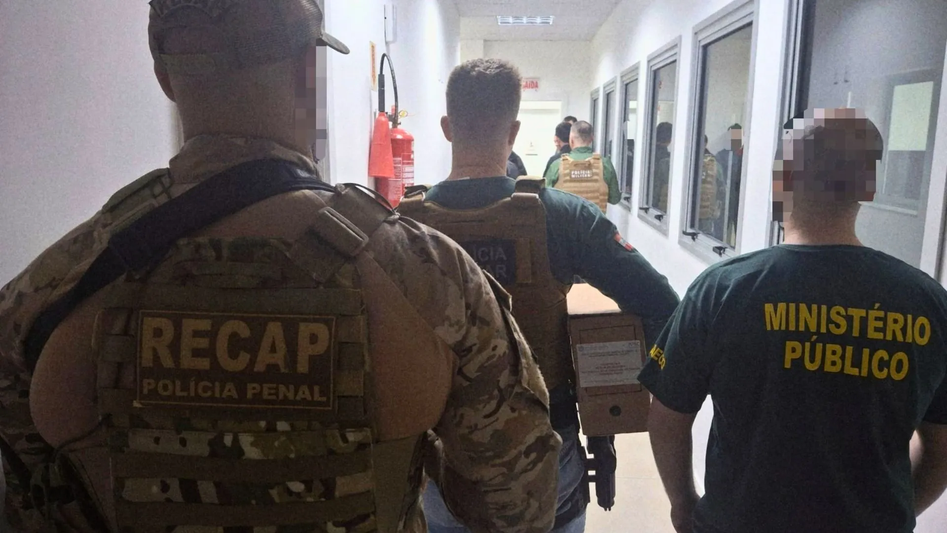 GAECO cumpre mandados em 13 cidades de SC contra crime organizado em presídios