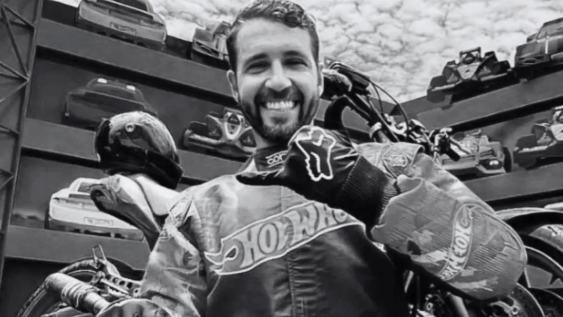 Piloto morre em acidente durante show no Beto Carrero World