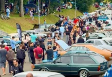 Mais de 300 veículos antigos encantam público no Natal dos Antigos em Videira