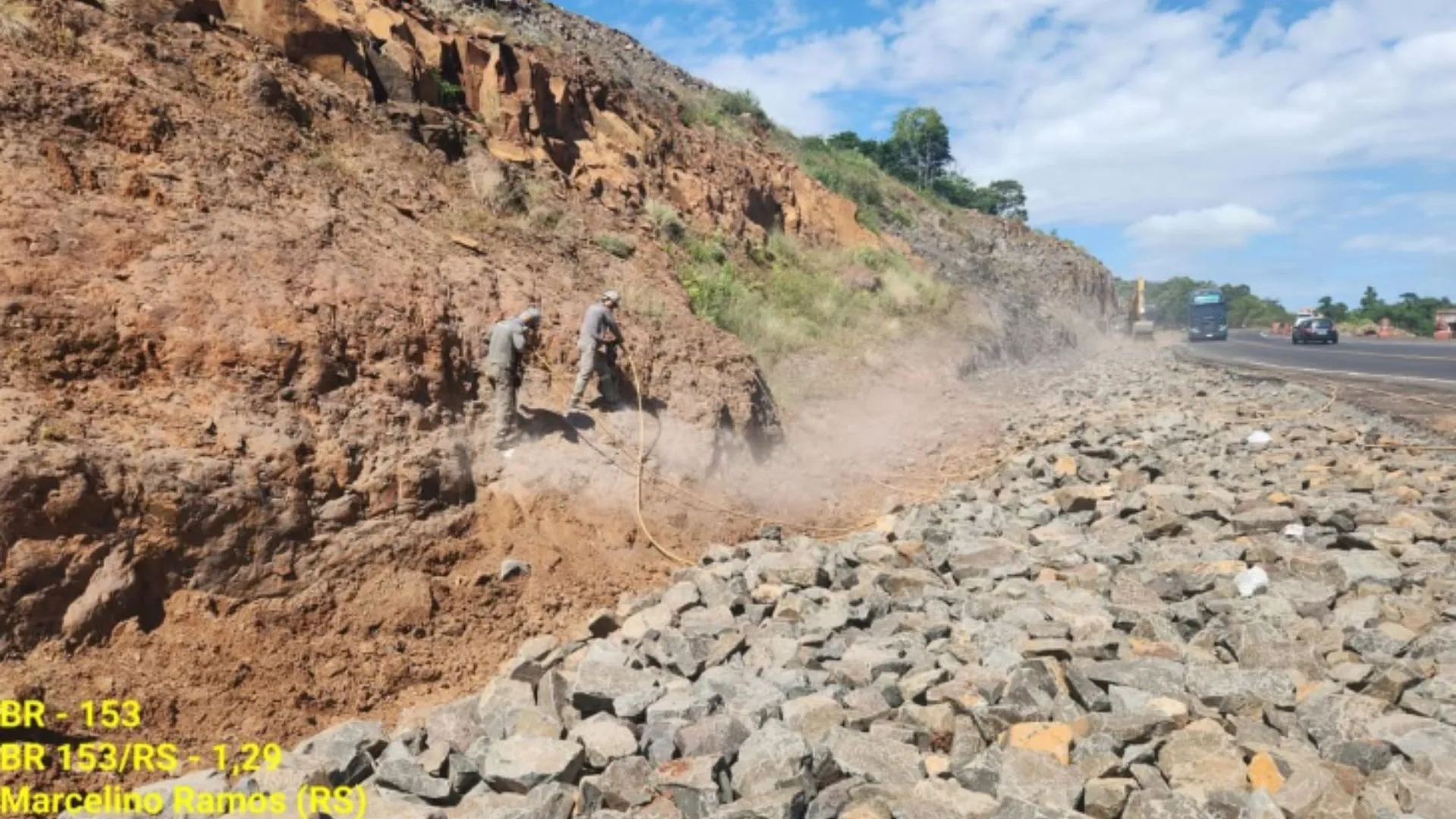Obras na BR-153 provocam interdição total do trânsito nesta sexta-feira